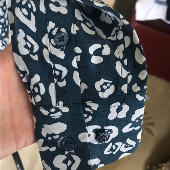 Equipment Femme Slim Signature Silk Shirt - Picture 3 of 5